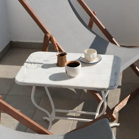 Mnimes Santorini 3* Firá