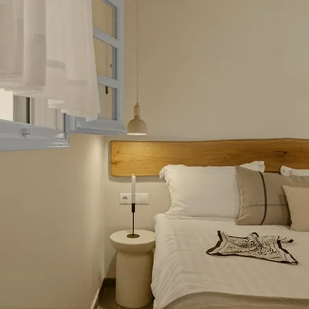 Mnimes Santorini