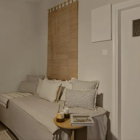 Mnimes Santorini Fíra