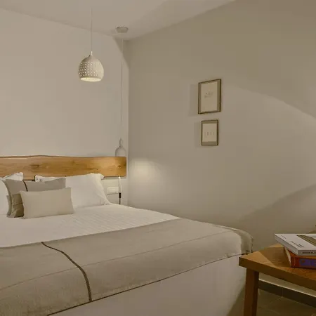 Mnimes Santorini Fíra