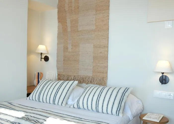 Гостевой дом Mnimes Santorini Тира