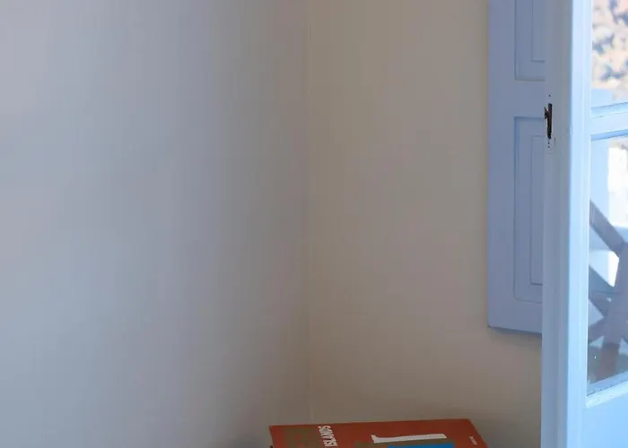 Mnimes Santorini Гостевой дом Тира