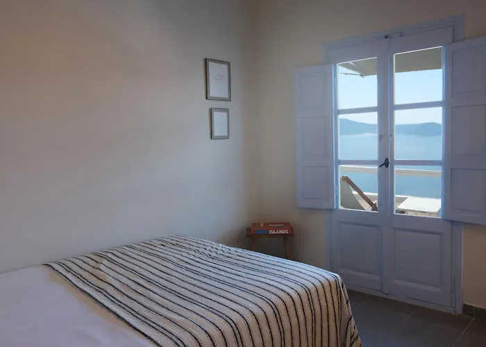 Guest house Mnimes Santorini Fira (Santorini)